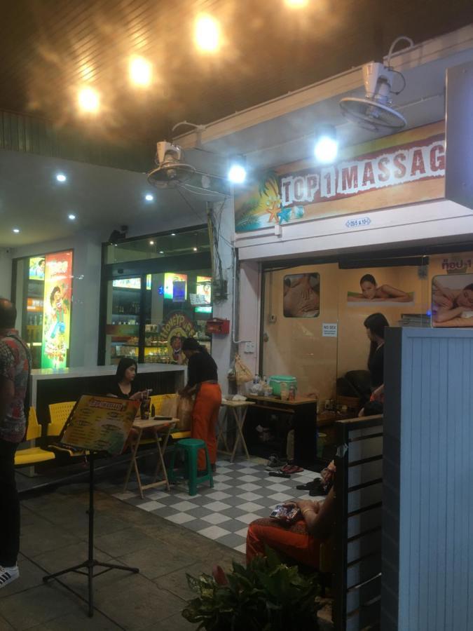 Gung Domitory Hostel Pattaya Exterior photo