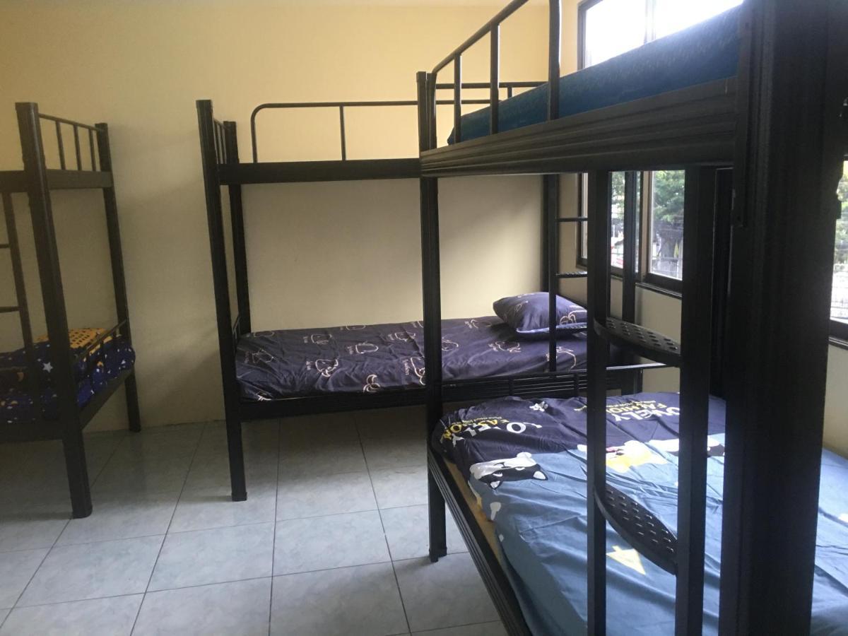 Gung Domitory Hostel Pattaya Exterior photo
